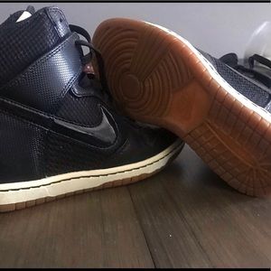 Nike Dunk Sky High Sneakers